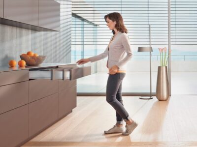 TIP-ON BLUMOTION TIP-ON BLUMOTION