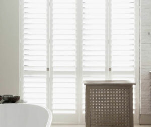 decowood-shutters-kitchen-window-closed decowood-shutters-kitchen-window-closed