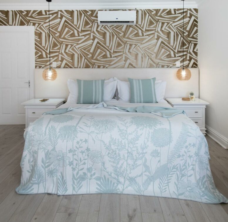 throw-meadow-eggshell throw-meadow-eggshell