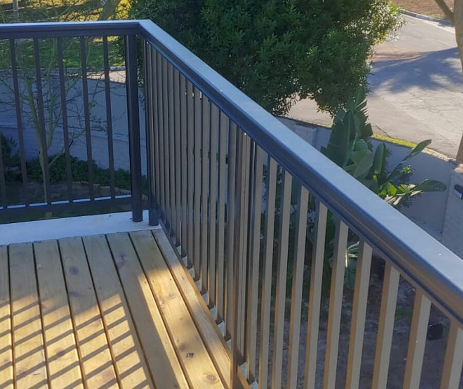 aluminium-balustrade-standard-vertical-style-bronze aluminium-balustrade-standard-vertical-style-bronze