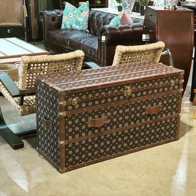 custom-trunk-brown custom-trunk-brown