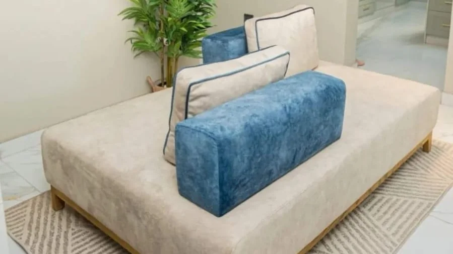 exquisite-bedrooms-wall-in-closet-ottoman exquisite-bedrooms-wall-in-closet-ottoman
