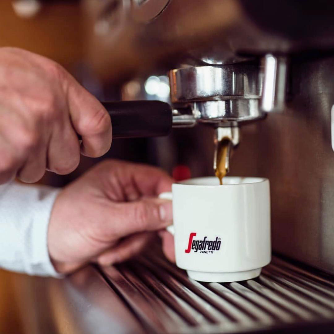 Elevate Your Coffee Experience with a Manual Lever Espresso Machine