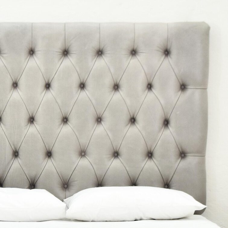 deep-button-headboard-zoom deep-button-headboard-zoom