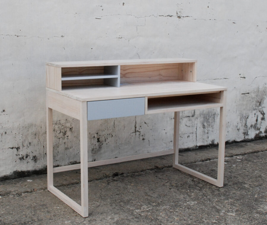 jb-furniture-plug-n-play-workstation-with-hutch-close-up jb-furniture-plug-n-play-workstation-with-hutch-close-up