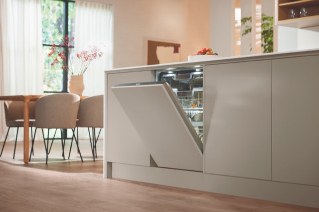 euro-appliances-miele-kitchen-dishwasher