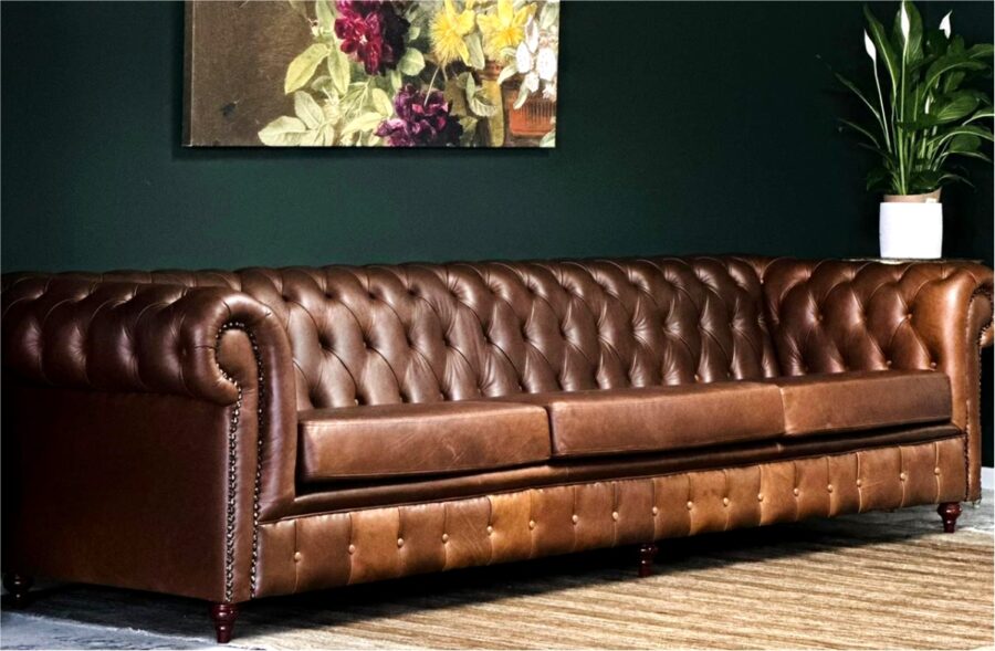 woodheads-pull-up-leather-couch