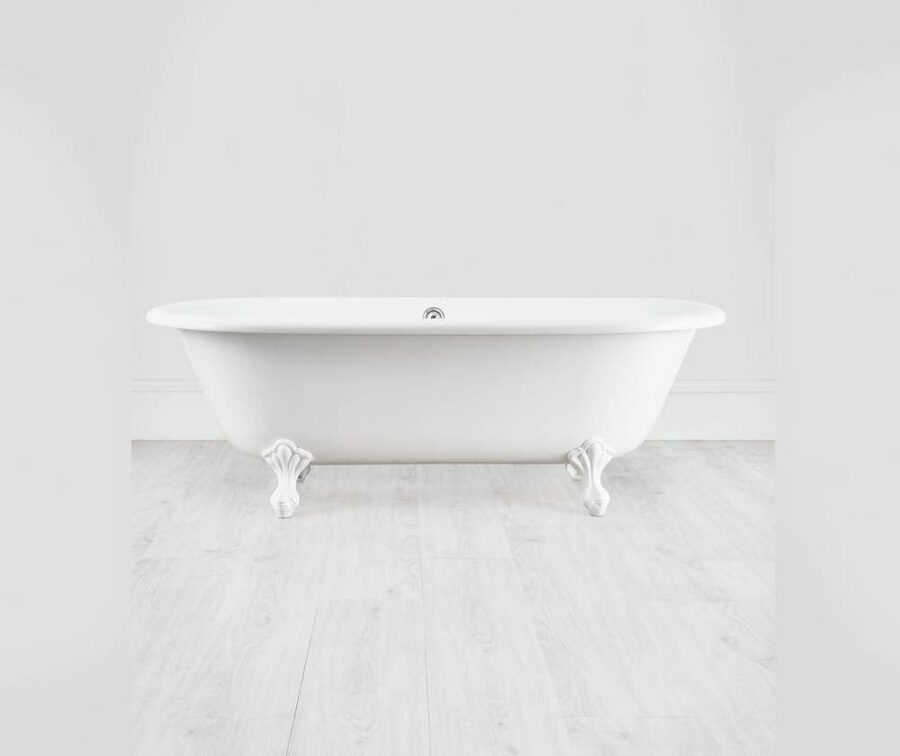 classique-bath-on-victorian-feet-white classique-bath-on-victorian-feet-white