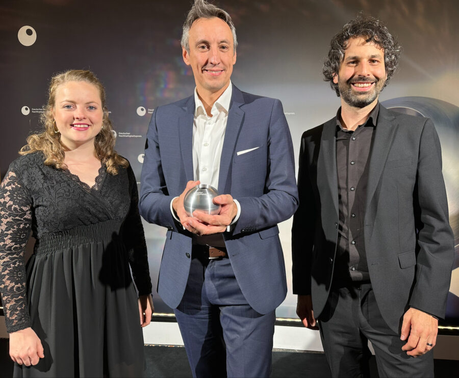 hansgrohe-hans-jürgen-kalmbach-chairman-of-the-executive-board-of-hansgrohe-se-accepting-the-german-sustainability-award