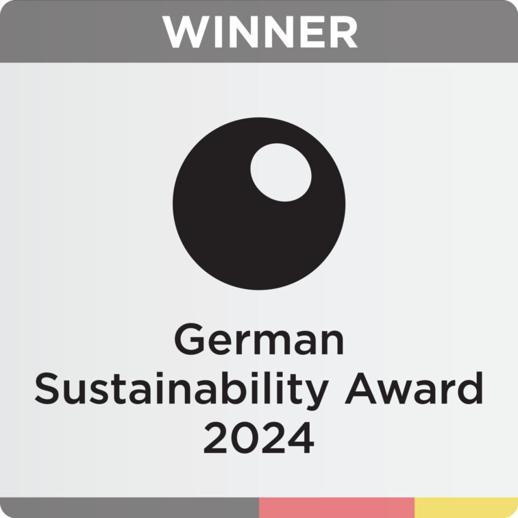 hansgrohe-hans-jürgen-kalmbach-chairman-of-the-executive-board-of-hansgrohe-se-accepting-the-german-sustainability-award