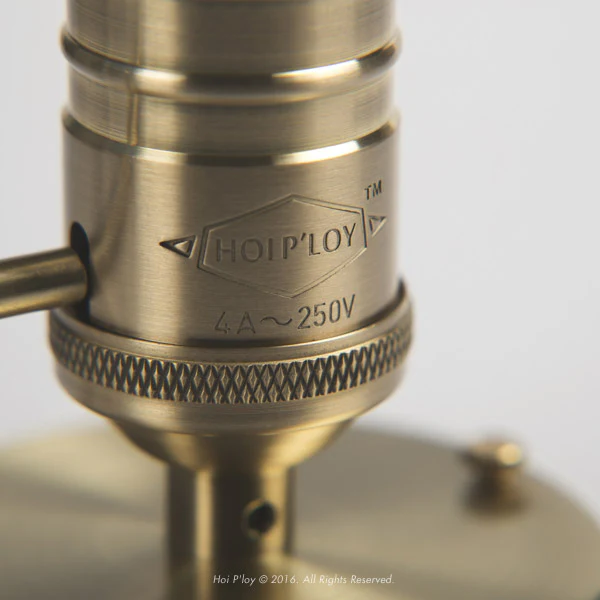 hoi-ploy-bureau-lamp-machined-brass-lamp-holder hoi-ploy-bureau-lamp-machined-brass-lamp-holder