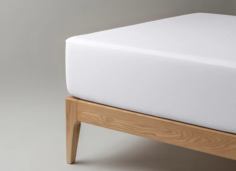 velfont-respira-mattress-protector-lifestyle-shot-stacked velfont-respira-mattress-protector-lifestyle-shot-stacked