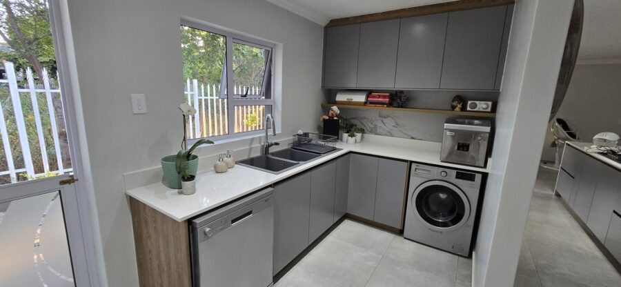 oakmont-kitchens-kitchens-and-cabinets-in-johannesburg-1 oakmont-kitchens-kitchens-and-cabinets-in-johannesburg-1