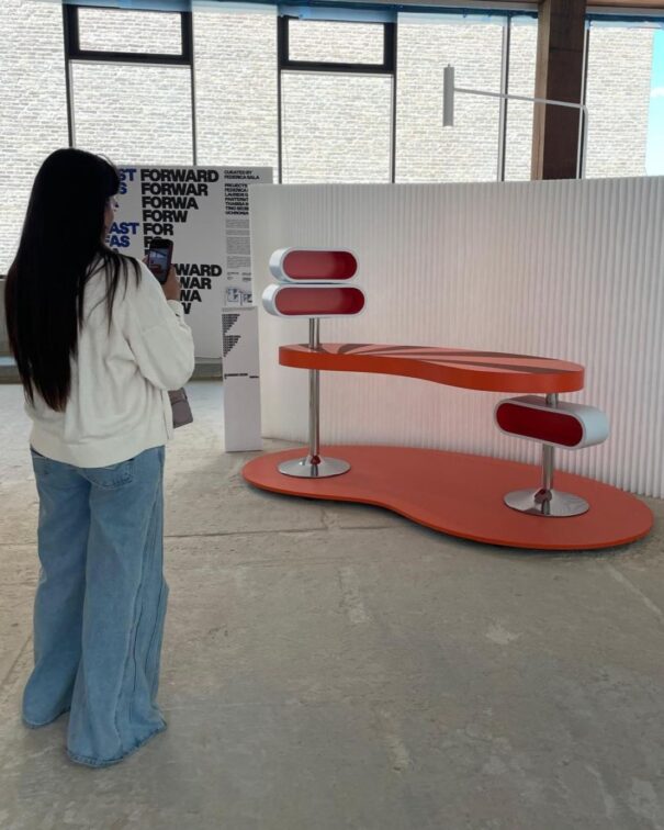 SUNRISE DESK by Uchronia