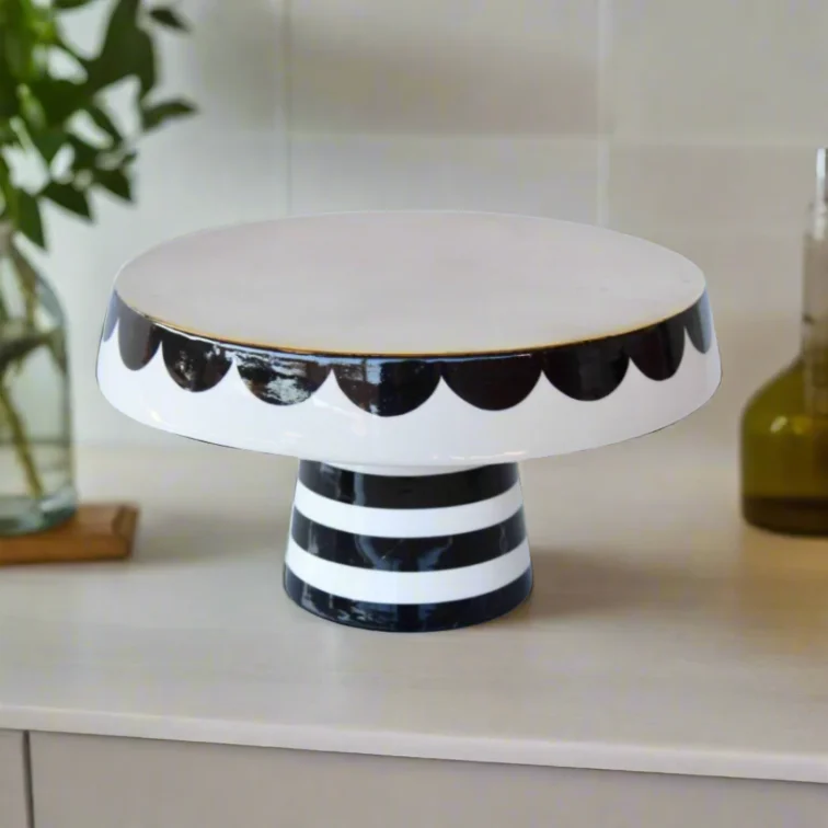 unique-design-white-cake-stand unique-design-white-cake-stand