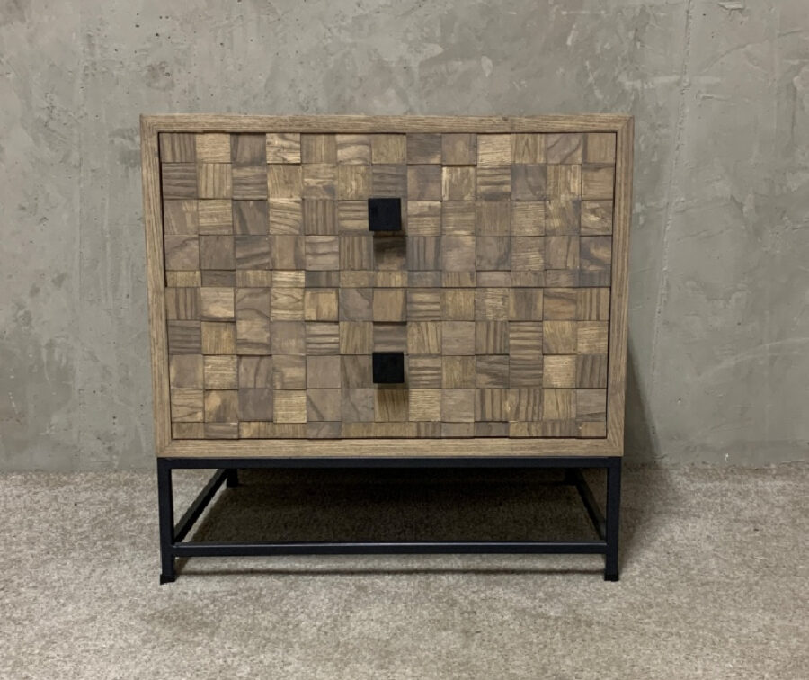 check-side-table check-side-table