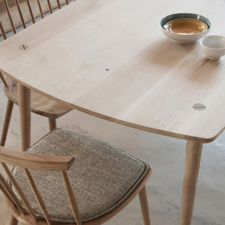 square-cafe-table square-cafe-table