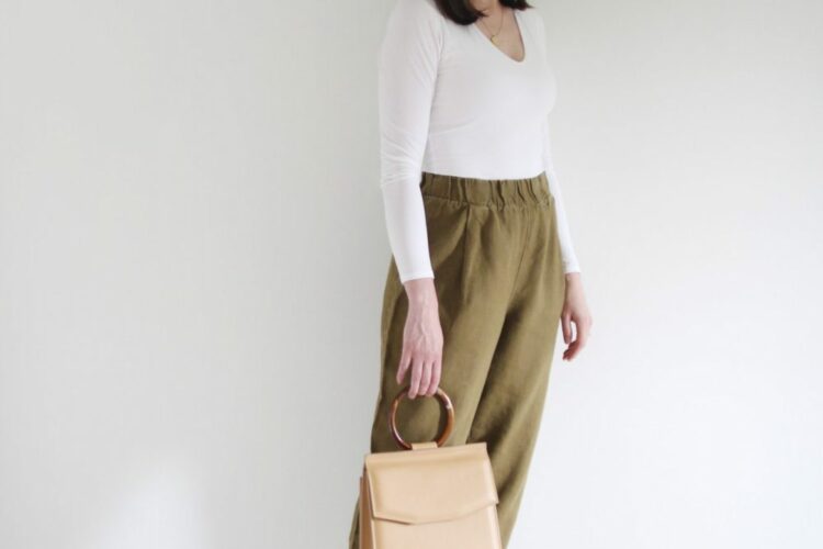 Style Bee - August Outfits Look 1 - White Bodysuit + Olive Andy Pant + Suede Slides + Structured Tan Bag