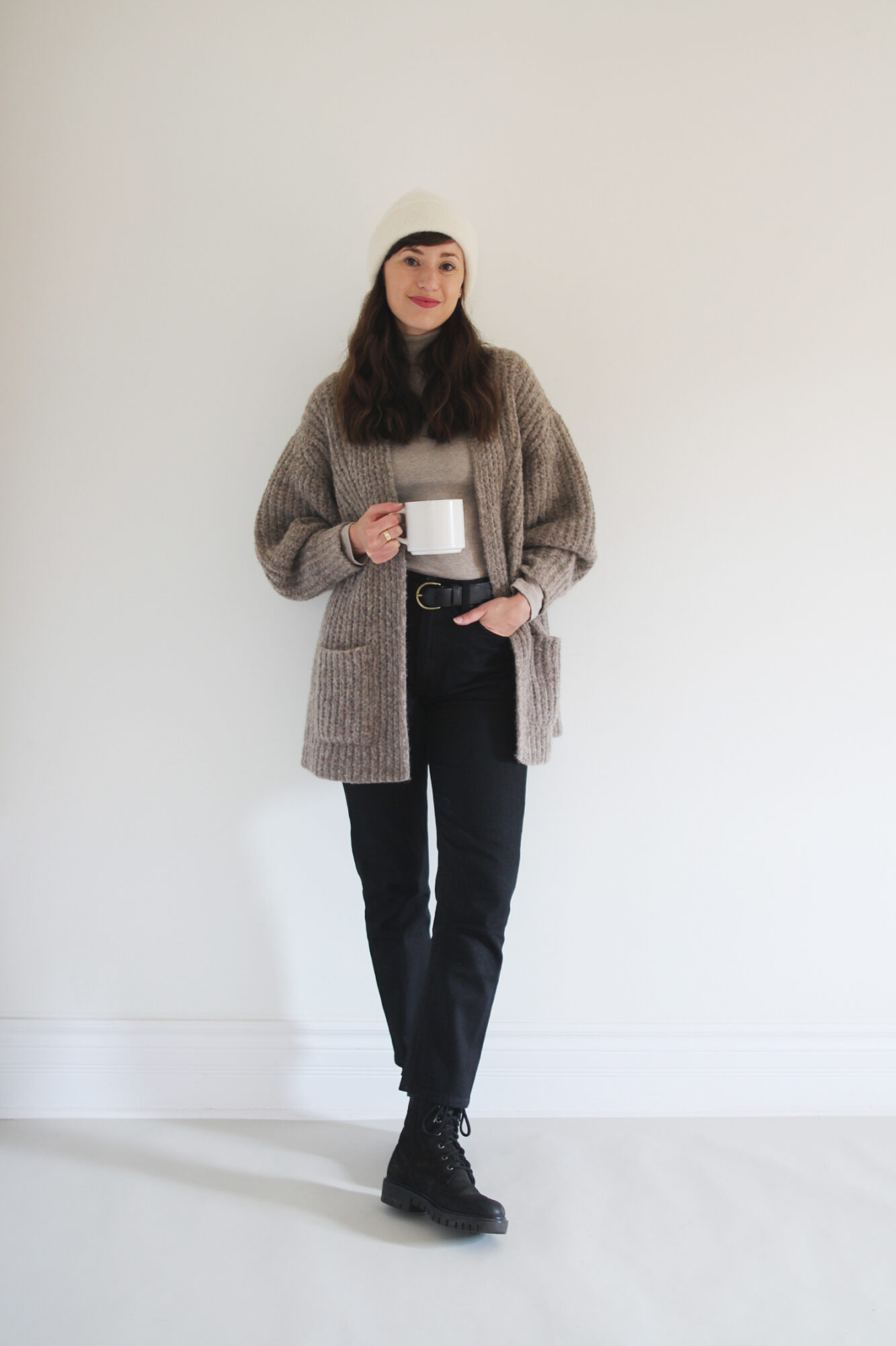 Style Bee - Cozy Classics with Bare Knitwear