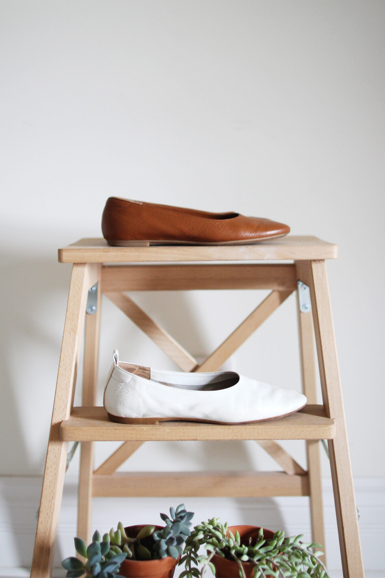 Oliver Cabell Review: Dream Flat, Dream Mule & Low 1 Sneaker - Mademoiselle