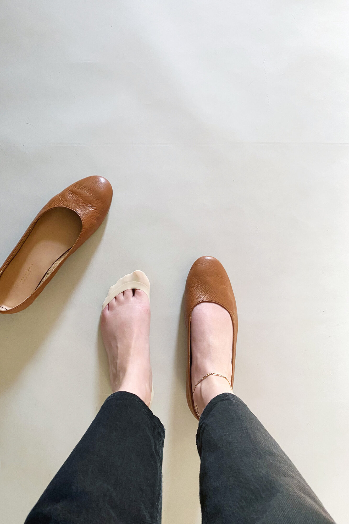 Everlane day store glove wide feet