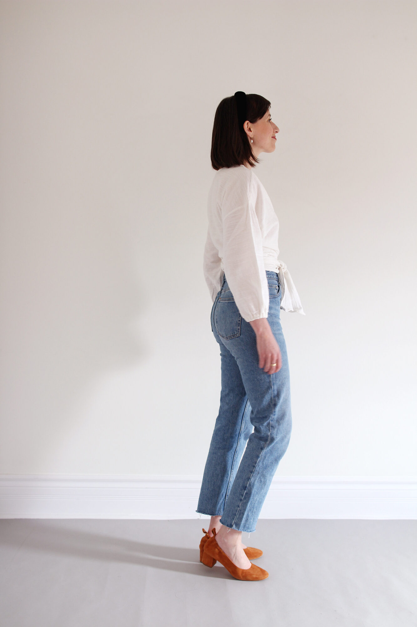 Style Bee - Puffy Sleeves and Blue Jeans