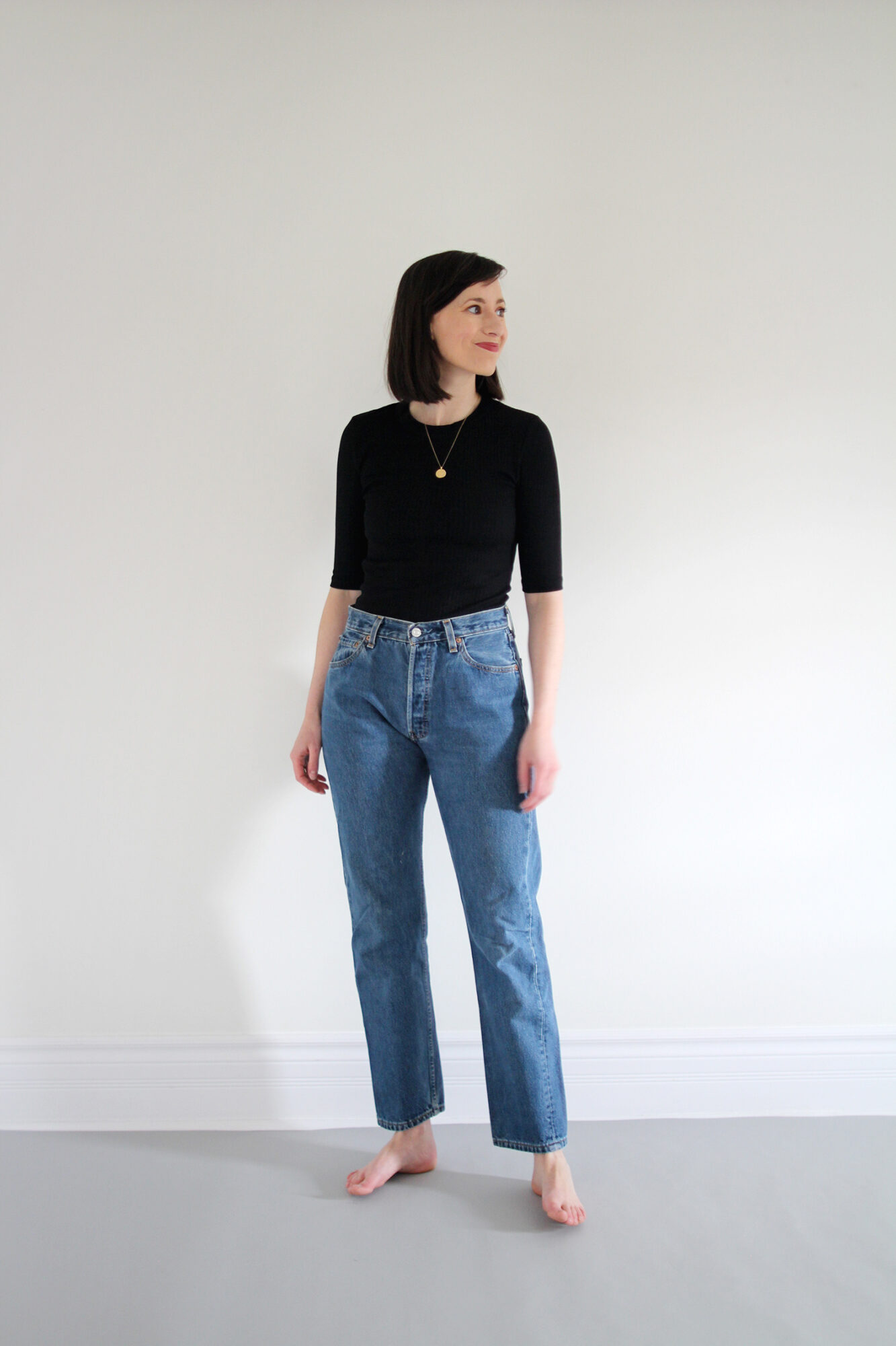 1 BASE - 3 WAYS - RIBBED CREW + VINTAGE LEVI'S