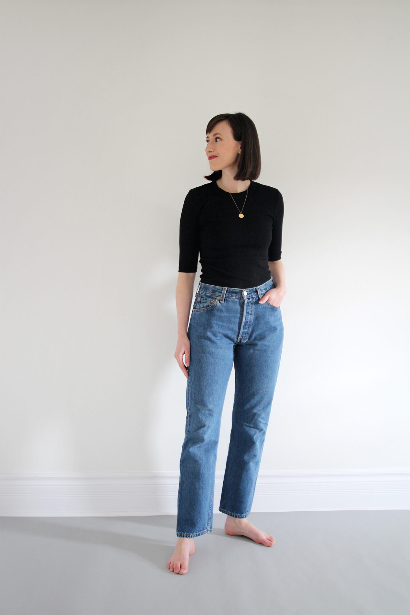 1 BASE - 3 WAYS - RIBBED CREW + VINTAGE LEVI'S