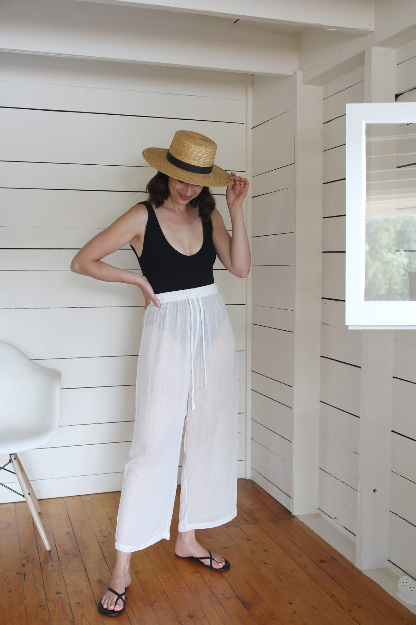 Style Bee - 10 Timeless Summer Outfits To Wear Year After Year