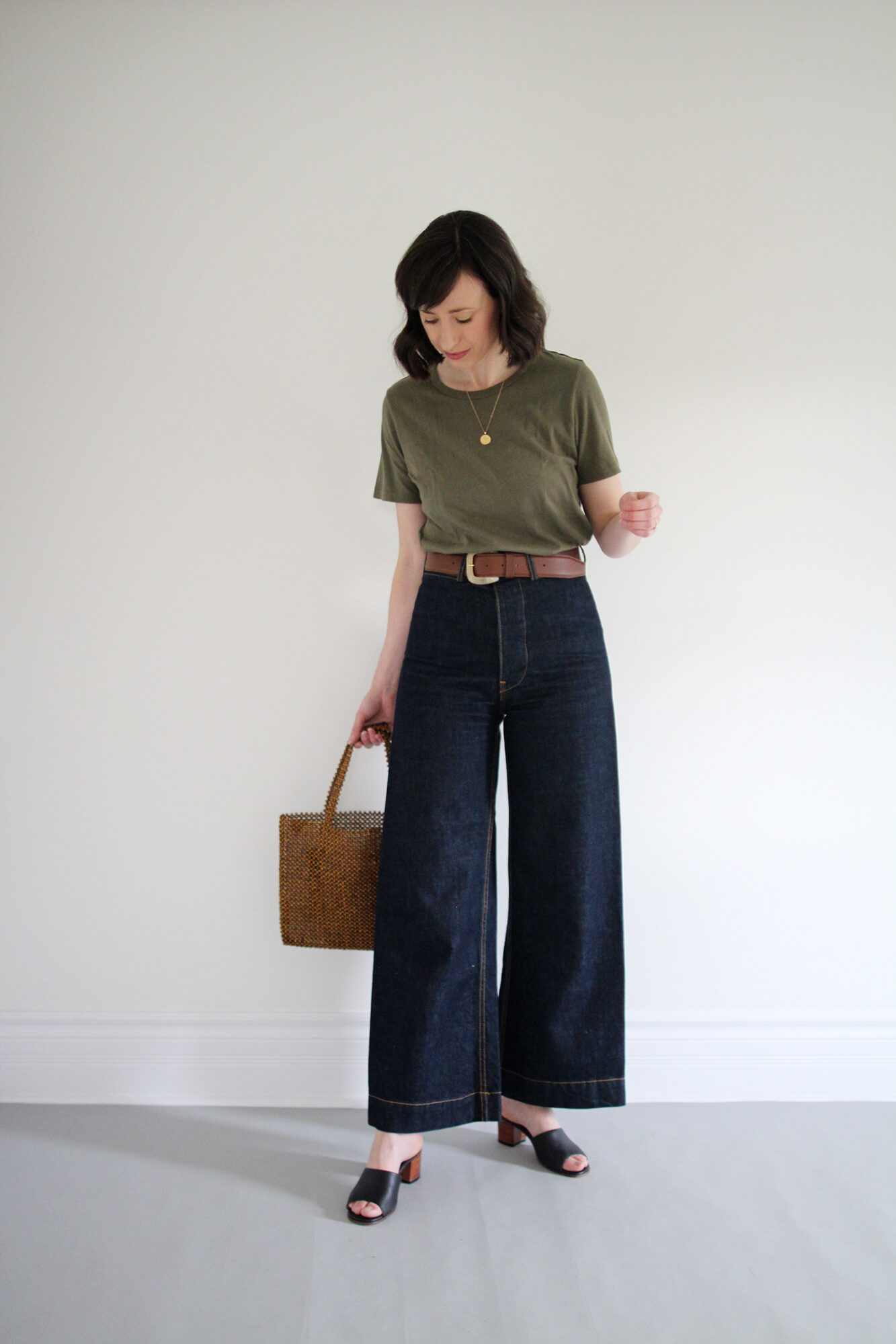 GREEN TEE AND FUN ACCESSORIES - Style Bee