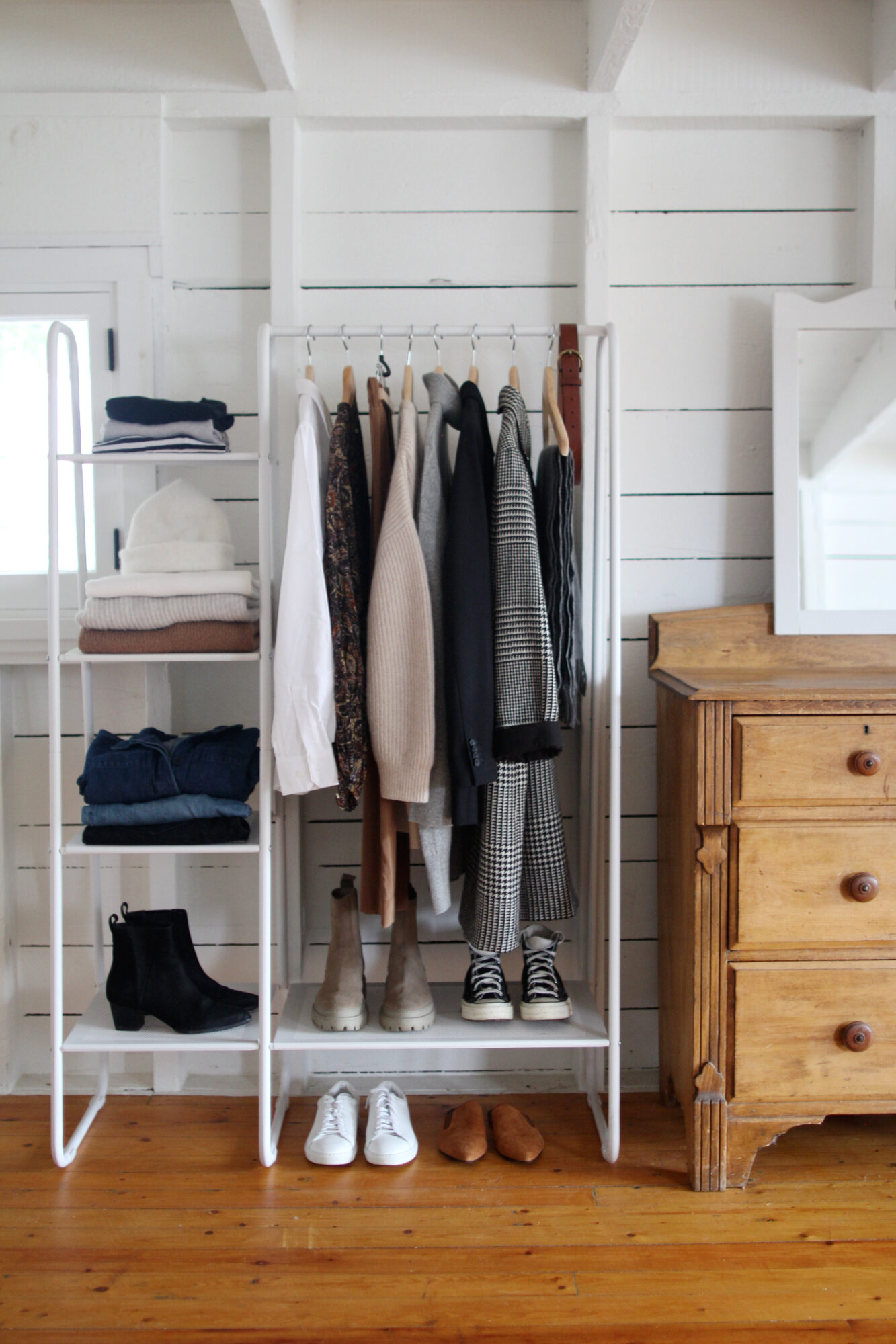 HOW TO BUILD A FOUNDATION CAPSULE CLOSET