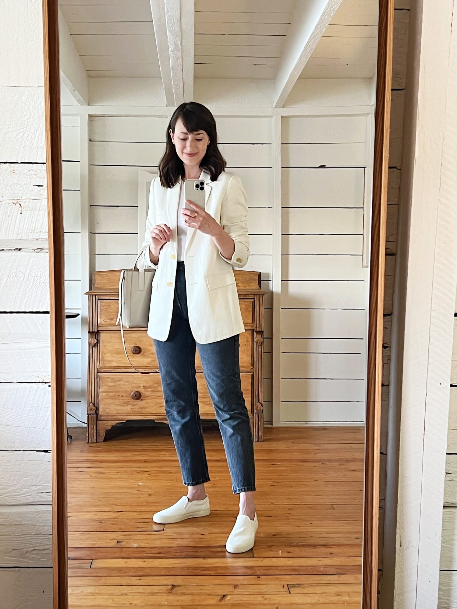 WHITE BLAZER AND SLIP ON SNEAKERS - Style Bee