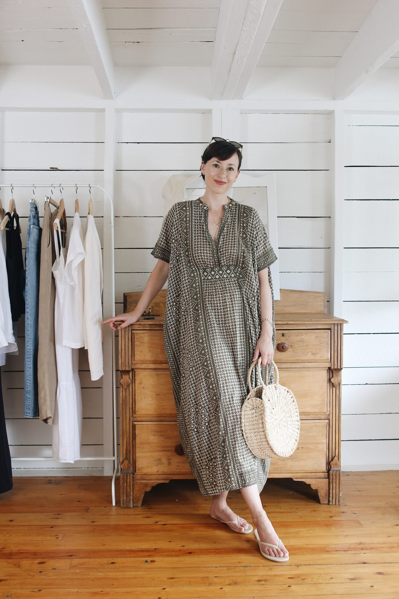 LINEN TROUSERS AND A SUMMER BLOUSE - Style Bee