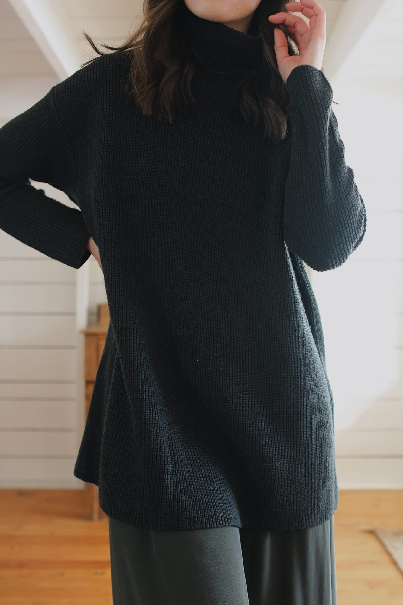 How to Wear a Black Tunic Sweater – Just Posted