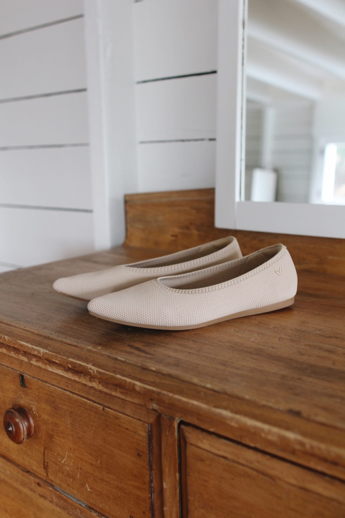 WILLOW BLOUSE, LINEN TROUSERS, SUEDE BAG & NEUTRAL FLATS - Style Bee