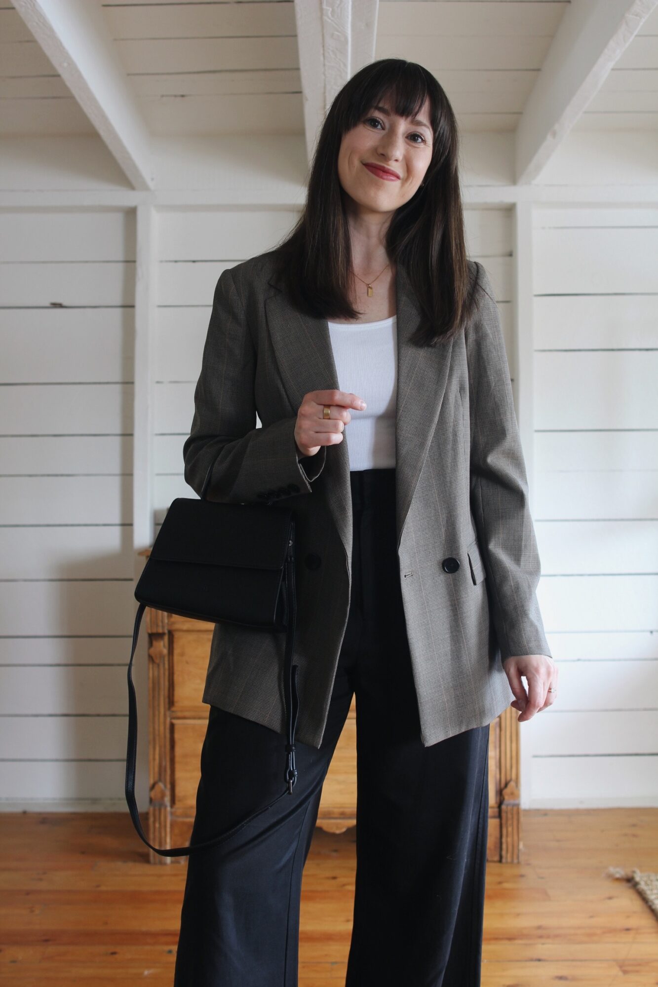 STYLE BEE - BROWN BLAZER, WHITE TEE, TROUSERS AND POINTED FLATS