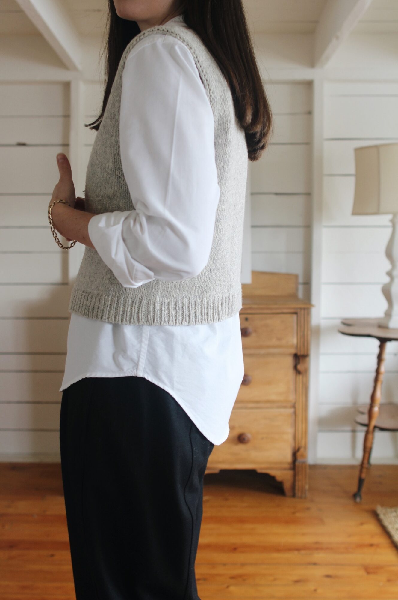 Style Bee - 4 Ways to Style A Classic White Shirt for Fall