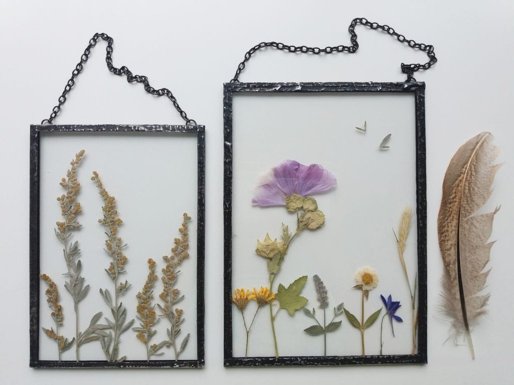 11 Beautiful Pressed Flower Craft Ideas