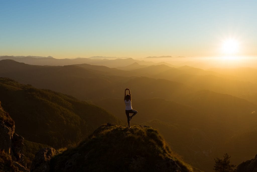 yoga-post-mountain