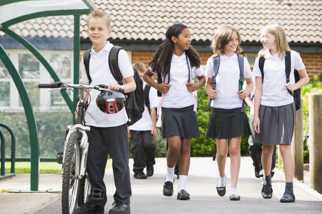 kids-leaving-school