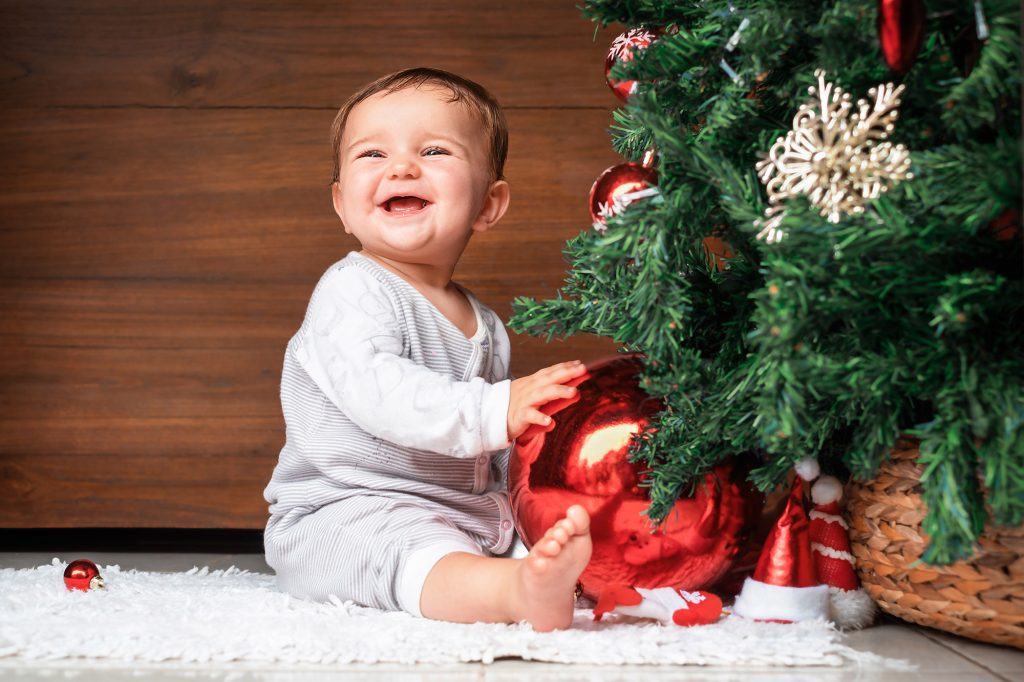 baby-bauble-tree