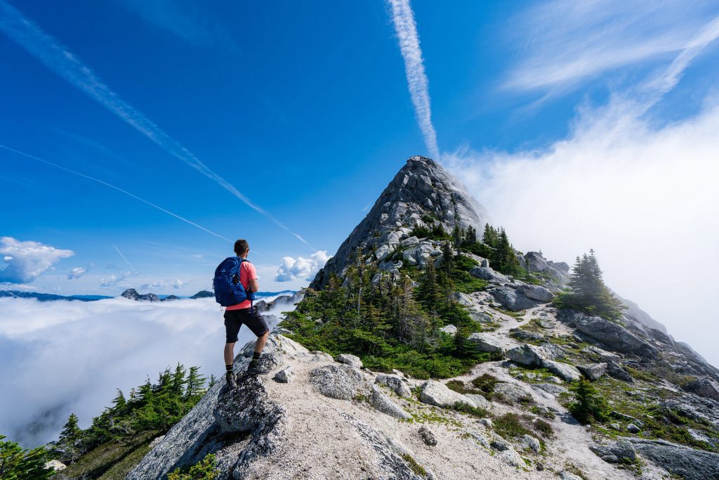 man-mountain-trekking