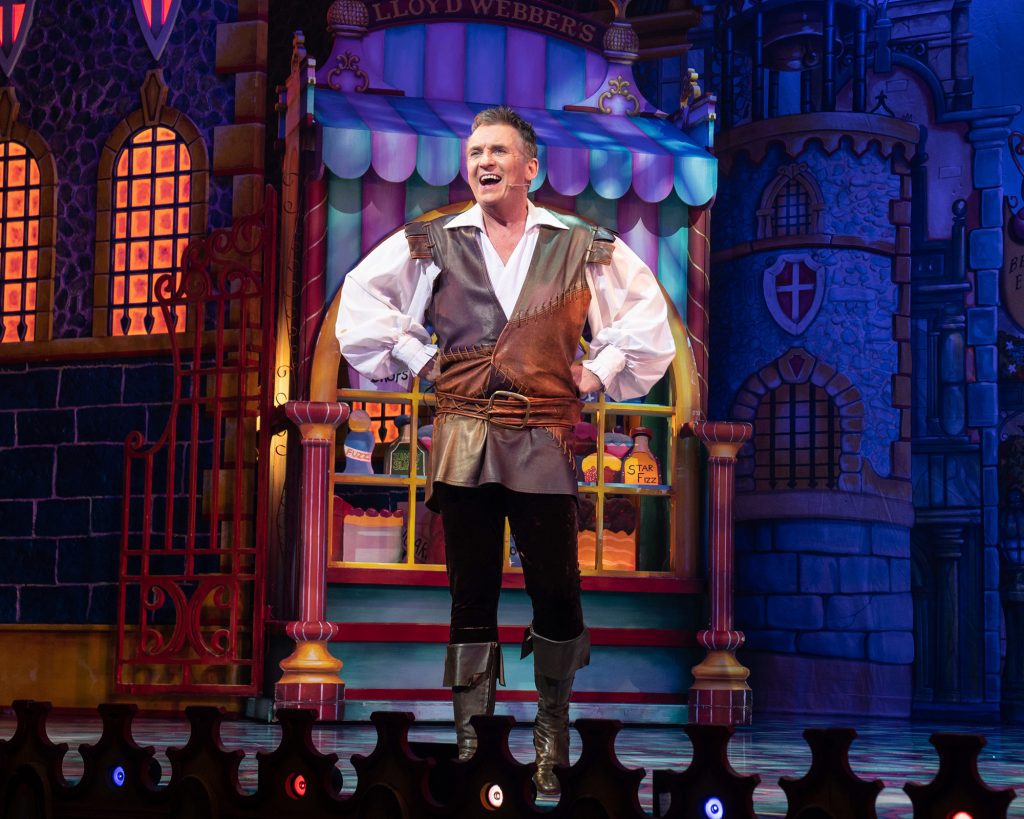 Shane-Richie-as-Dick-Whittington-Credit-Craig-Sugden