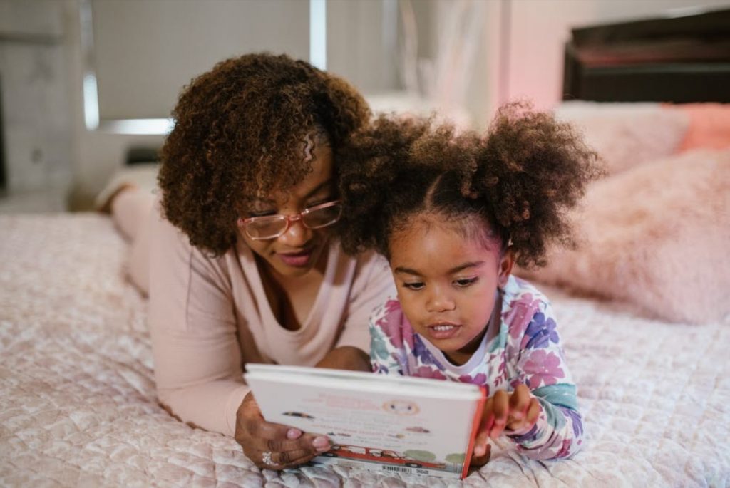 mum-reading-to-child
