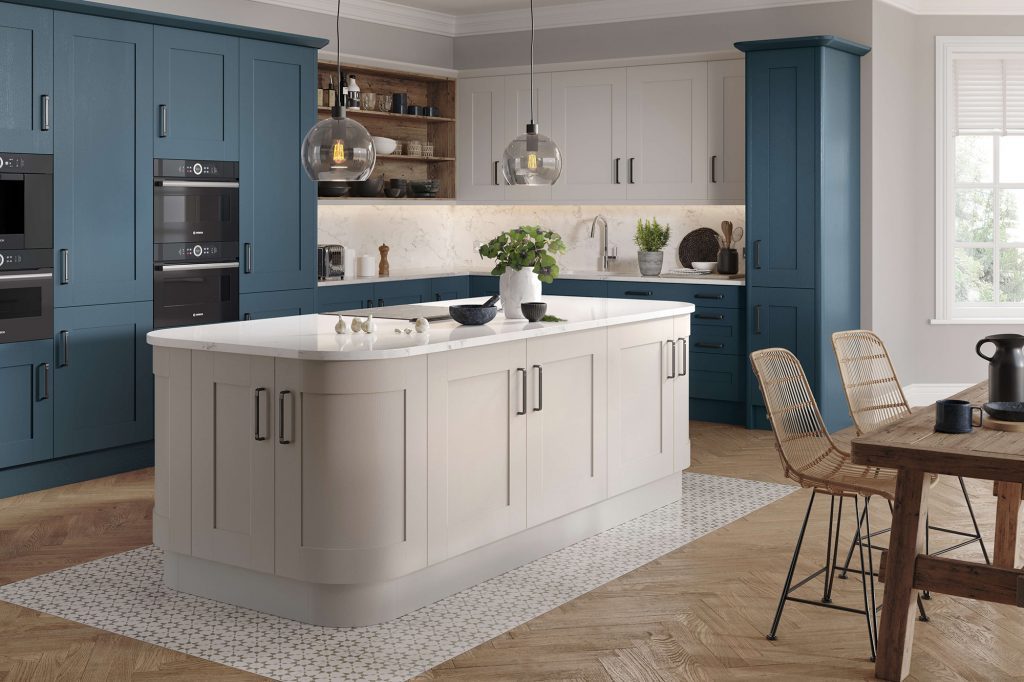 To9r4-Kitchenin-Wilton-Oakgrain-Azure-Blue-Wilton-Oakgrain-Grey-Kitchen—Copy