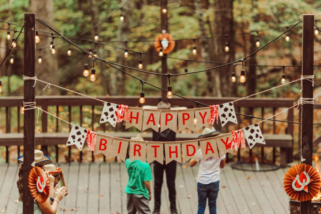 happy-birthday-sign