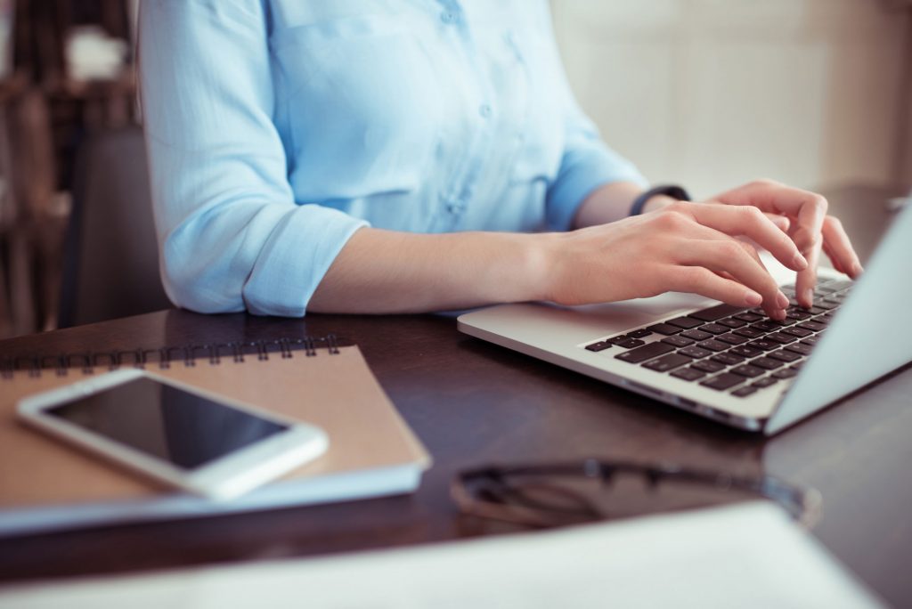 woman-on-laptop