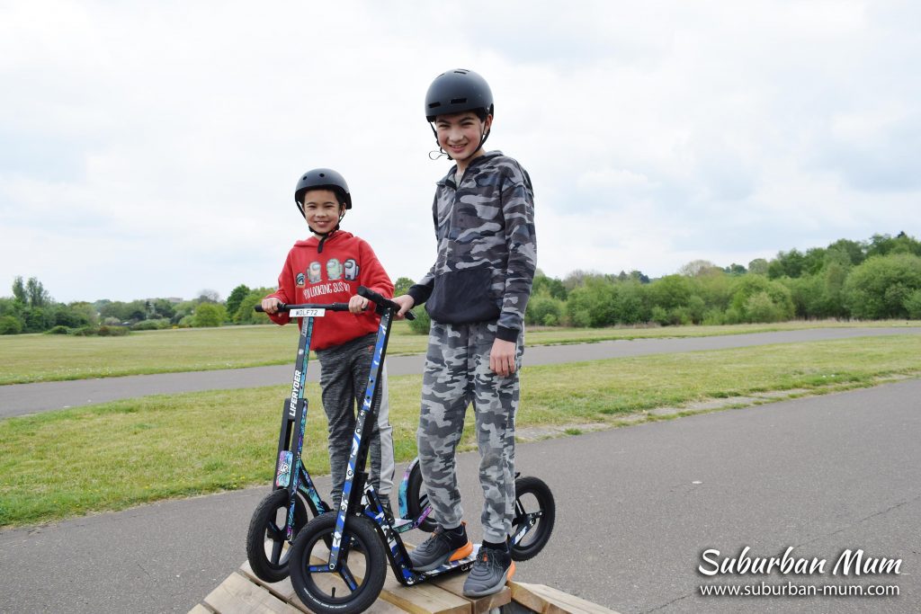 boys-on-liferyder-scooter