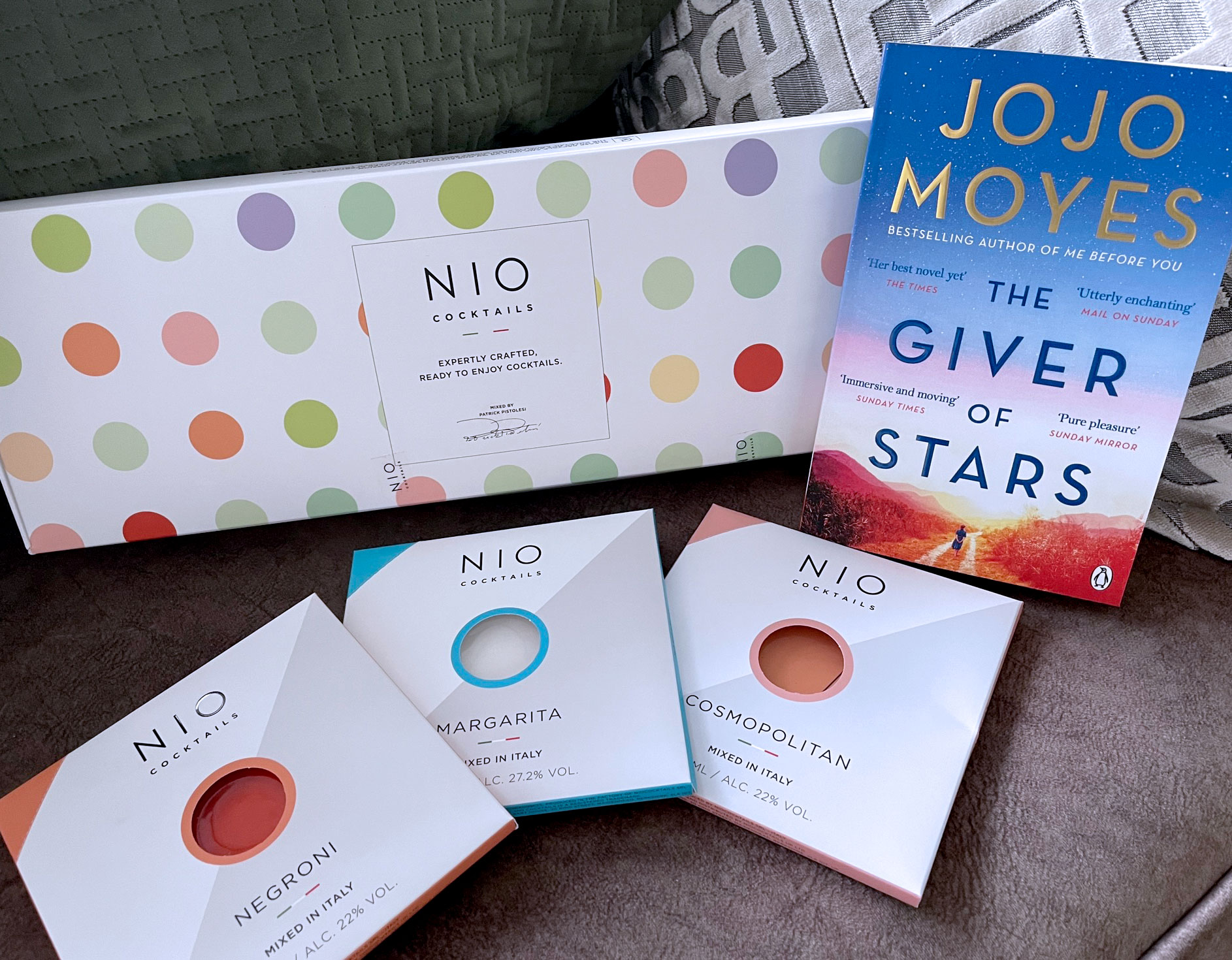 Review: NIO Cocktails 'Sip and Read' Collection Box