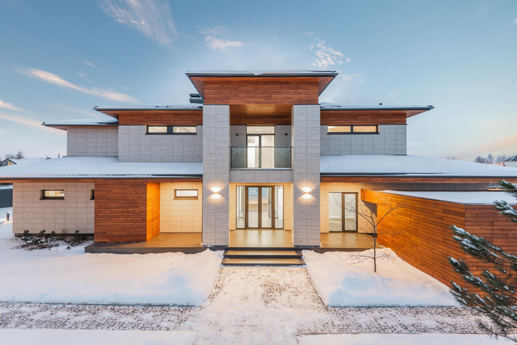 91e1eab9 contemporary house in winter